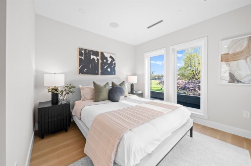 2455 10Th Avenue W, Vancouver, BC 