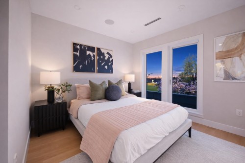 2455 10Th Avenue W, Vancouver, BC 