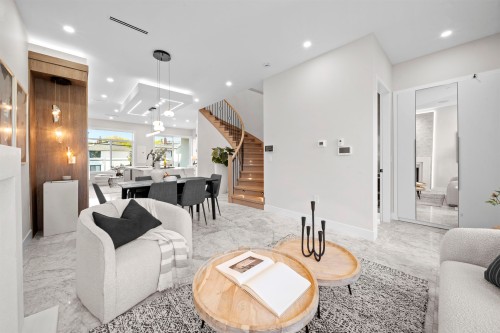 2455 10Th Avenue W, Vancouver, BC 