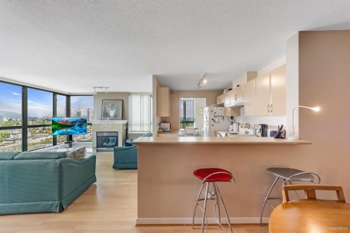 1501-6659 Southoaks Crescent, Burnaby, BC 