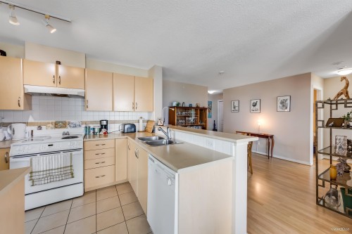 1501-6659 Southoaks Crescent, Burnaby, BC 