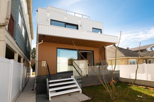 3679 Pandora Street, Vancouver, BC 