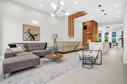 2380 Marine Drive, West Vancouver, BC 