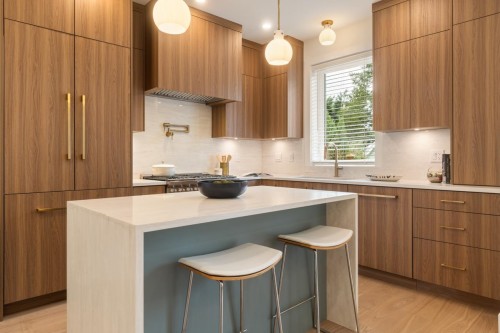 2049 4Th Avenue E, Vancouver, BC 