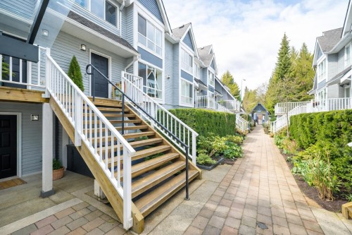 15-1015 Lynn Valley Road  North Vancouver, BC V7J 1Z6