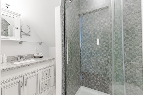 6713 Arbutus Street, Vancouver, BC 