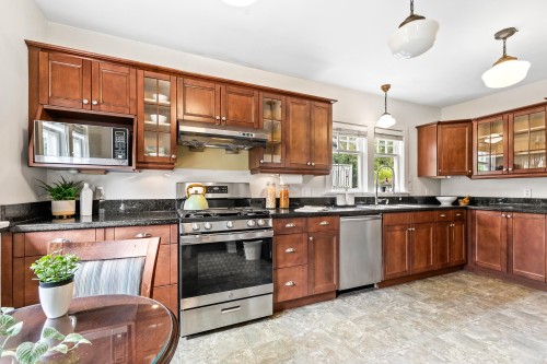 6713 Arbutus Street, Vancouver, BC 