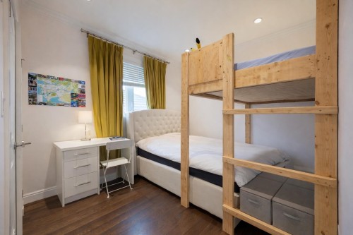 2118 Waverley Avenue, Vancouver, BC 