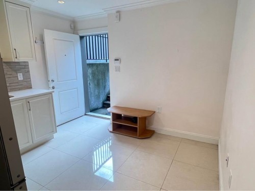 2118 Waverley Avenue, Vancouver, BC 