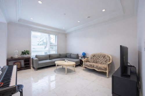 2118 Waverley Avenue, Vancouver, BC 