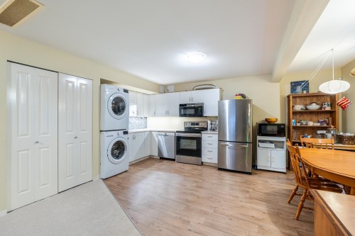 30 Hawthorn Drive, Port Moody, BC 