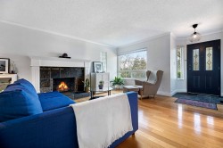 828 Nicolum Court  North Vancouver, BC V7H 2R8