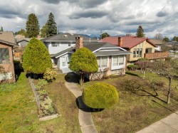 431 Glenbrook Drive  New Westminster, BC V3L 5J3
