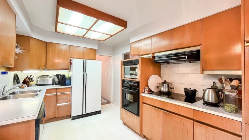 2810 31St Avenue W, Vancouver, BC 