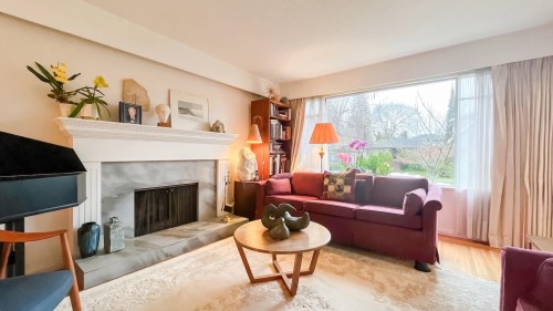 2810 31St Avenue W, Vancouver, BC 