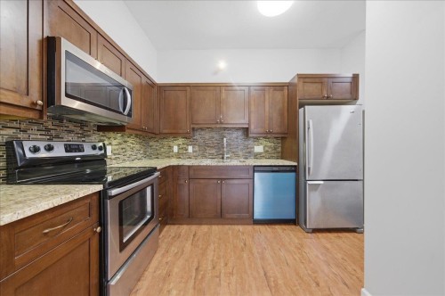 207-22858 Lougheed Highway, Maple Ridge, BC 