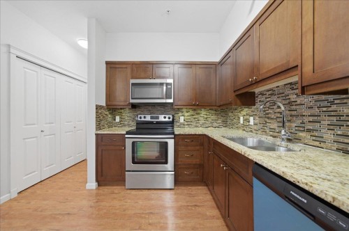 207-22858 Lougheed Highway, Maple Ridge, BC 