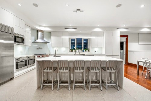 388 Hidhurst Place, West Vancouver, BC 