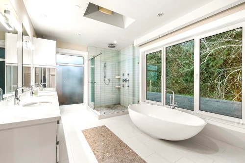 388 Hidhurst Place, West Vancouver, BC 