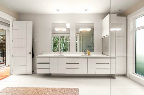 388 Hidhurst Place, West Vancouver, BC 