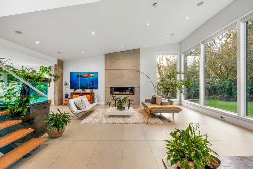388 Hidhurst Place, West Vancouver, BC 