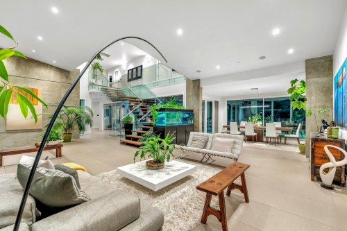 388 Hidhurst Place, West Vancouver, BC 