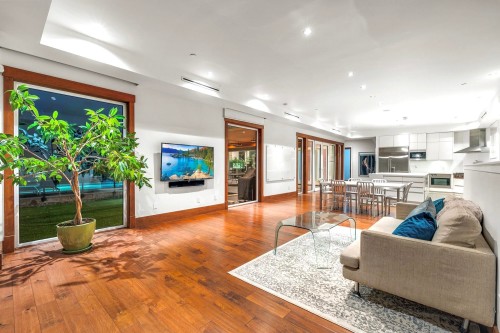 388 Hidhurst Place, West Vancouver, BC 