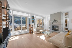 203-6697 Nelson Avenue  West Vancouver, BC V7W 2B2