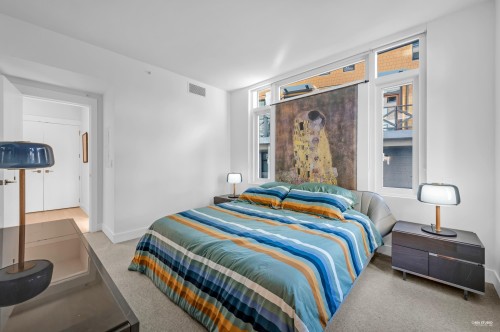 203-6697 Nelson Avenue, West Vancouver, BC 