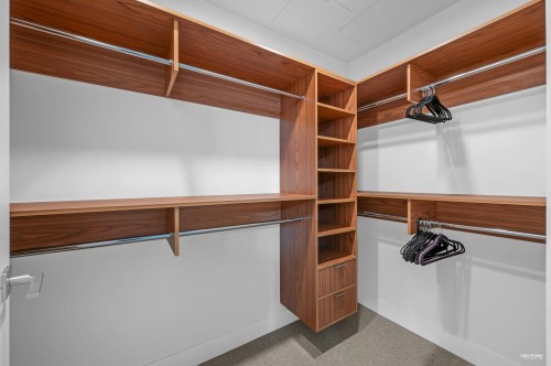 203-6697 Nelson Avenue, West Vancouver, BC 