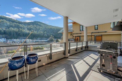 203-6697 Nelson Avenue, West Vancouver, BC 