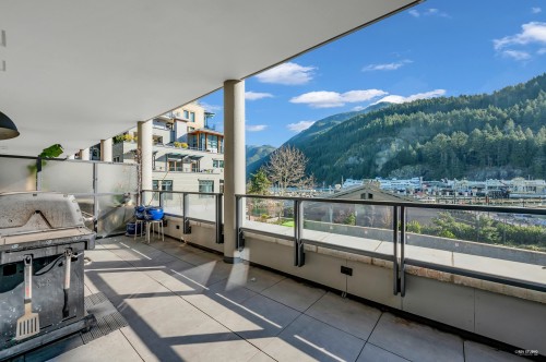 203-6697 Nelson Avenue, West Vancouver, BC 