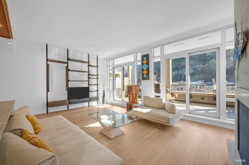 203-6697 Nelson Avenue, West Vancouver, BC 