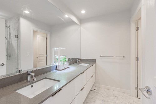 120-10388 No. 2 Road, Richmond, BC 