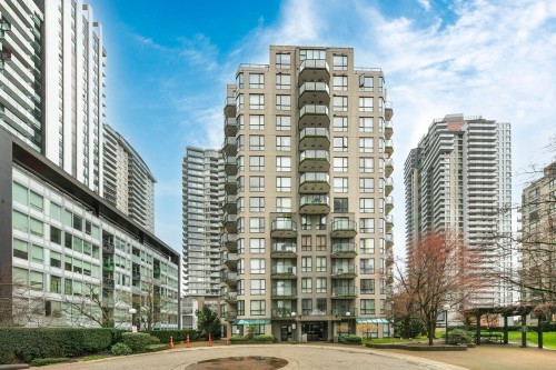 101-828 Agnes Street  New Westminster, BC V3M 6R4