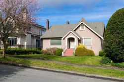 2715 31st Avenue W Vancouver, BC V6L 1Z9