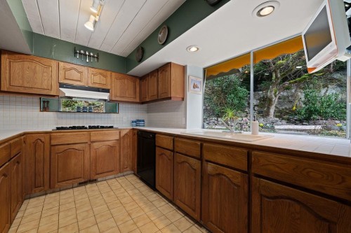 6035 Eagleridge Drive, West Vancouver, BC 