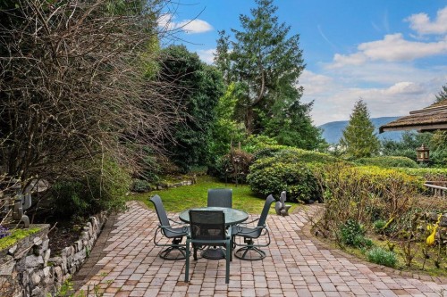 6035 Eagleridge Drive, West Vancouver, BC 