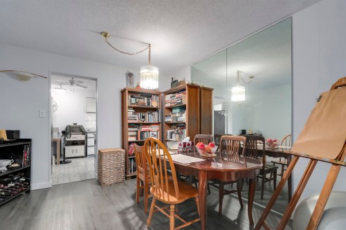402-2024 Fullerton Avenue, North Vancouver, BC 