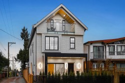 2-5306 Culloden Street  Vancouver, BC V5W 3R6