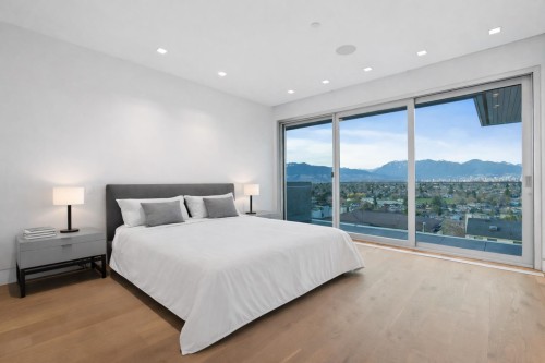 2705 30Th Avenue W, Vancouver, BC 