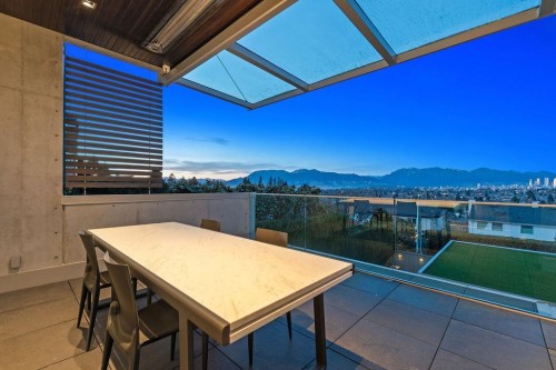 2705 30Th Avenue W, Vancouver, BC 