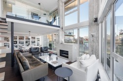 624-289 Alexander Street  Vancouver, BC V6A 4H6