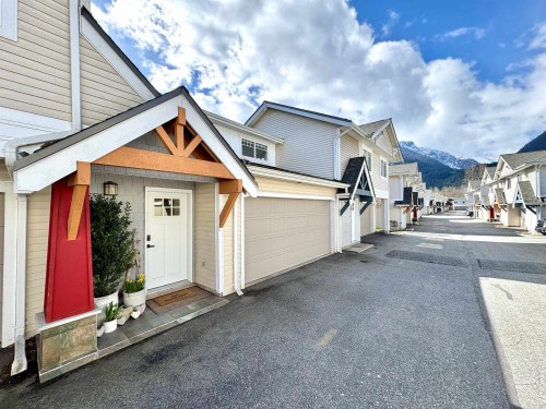 28-1821 Willow Crescent  Squamish, BC V8B 0L9