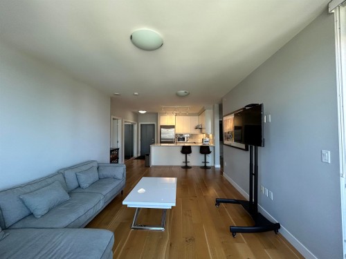 518-9393 Tower Road  Burnaby, BC V5A 0E2