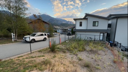 40876 The Crescent, Squamish, BC 