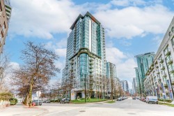 402-590 Nicola Street  Vancouver, BC V6G 3J8