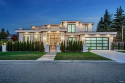 1390 Sutherland Avenue  North Vancouver, BC V7L 4B2