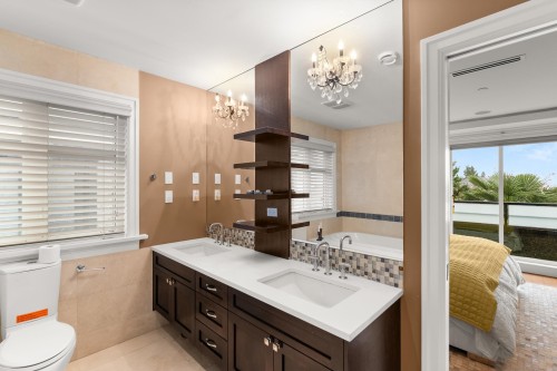 1041 58Th Avenue W, Vancouver, BC 