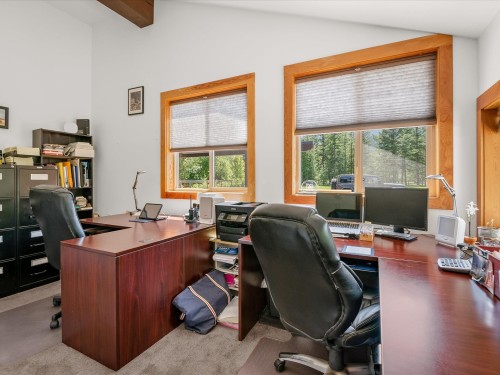 1470 Fraser Road, Pemberton, BC - Indoor Photo Showing Office